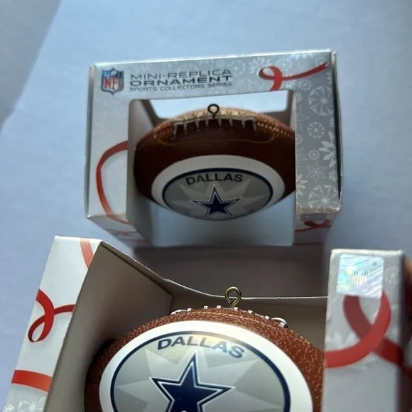 Dallas Cowboy collector series, football ornaments officially licensed, NFL NWT - Picture 5 of 6